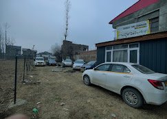 Tourist Taxi Srinagar - photo 7 - Taxi and Cab Services in Srinagar