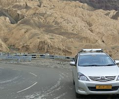 The Kashmir Cabs - photo 4 - Taxi and Cab Services in Srinagar